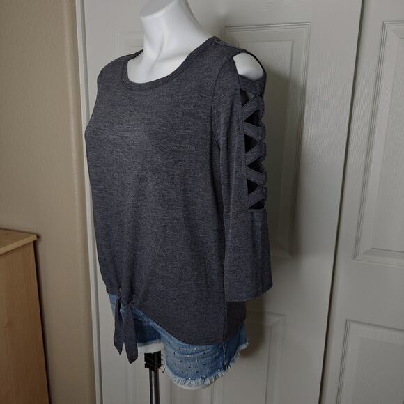By & By charcoal gray lattice sleeve tie front top sz L - Picture 4 of 9